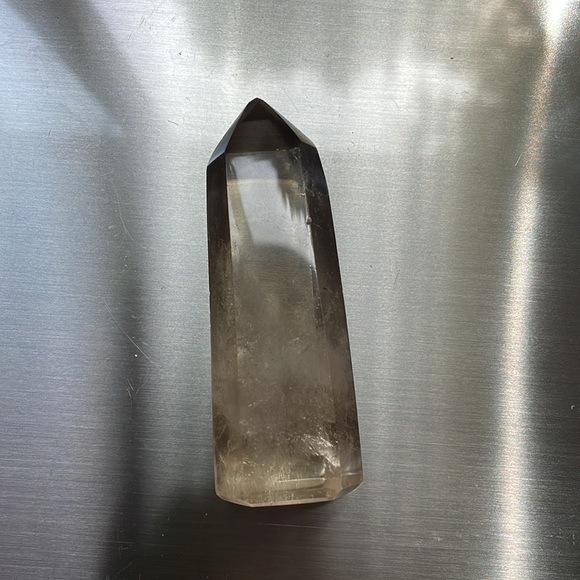 Polished pale smoky Quartz point, crystal tower with phantoms!! - Picture 6 of 6